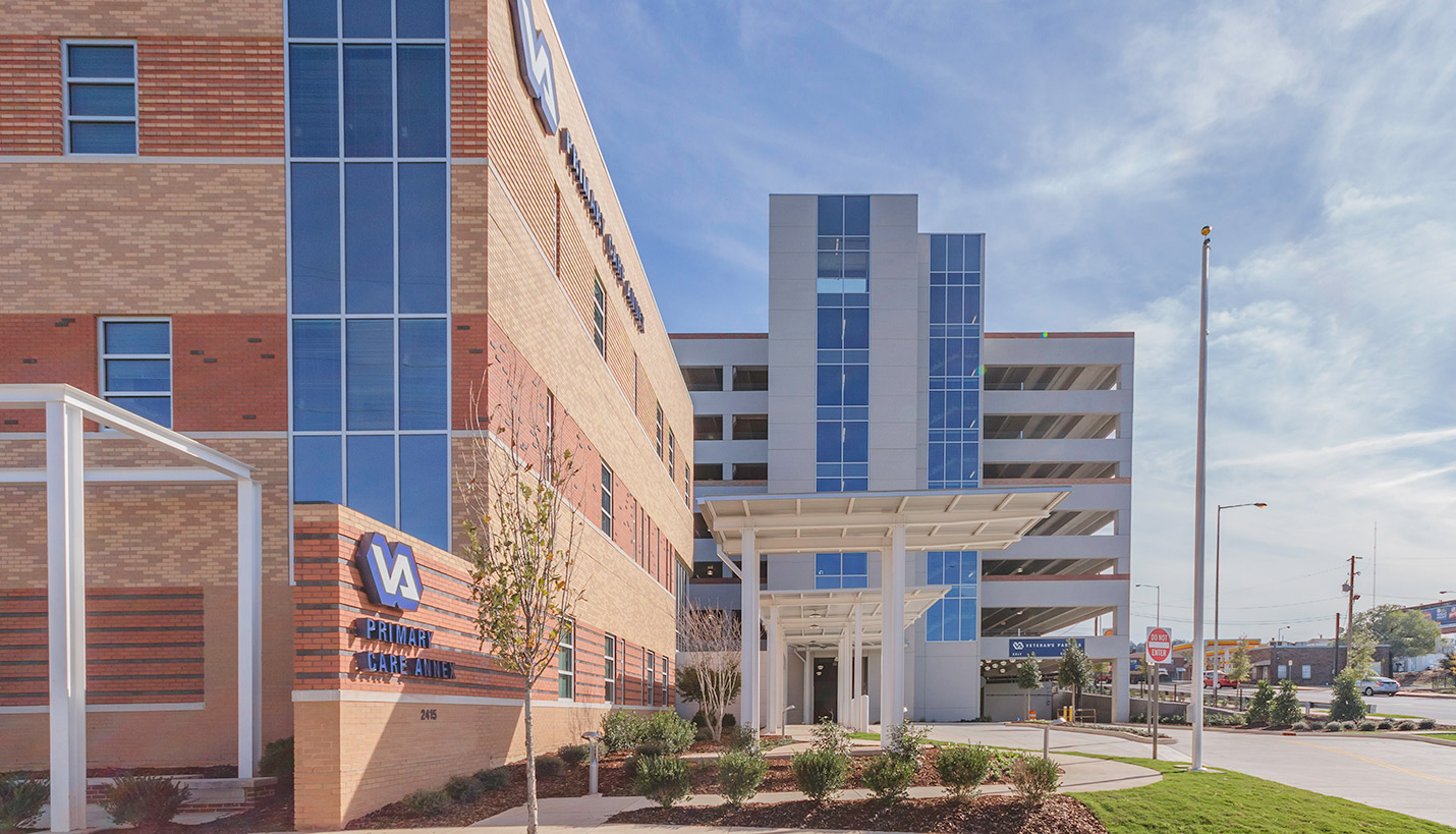 Birmingham VA Entrance - © Jason Christensen, courtesy of B.L. Harbert International, LLC