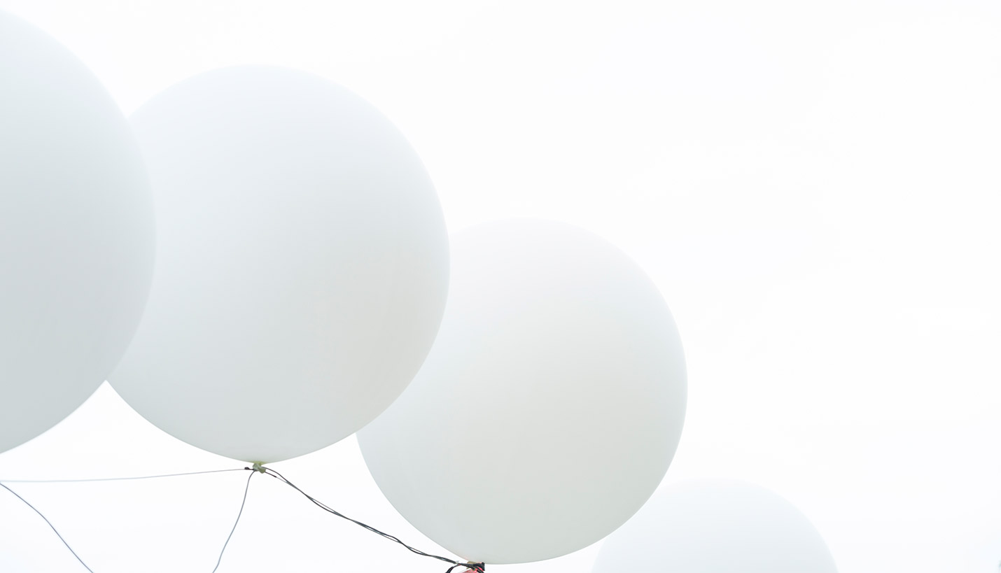99 White Balloons by INVIVIA — Cambridge, Mass. USA - © Whit Preston Photography